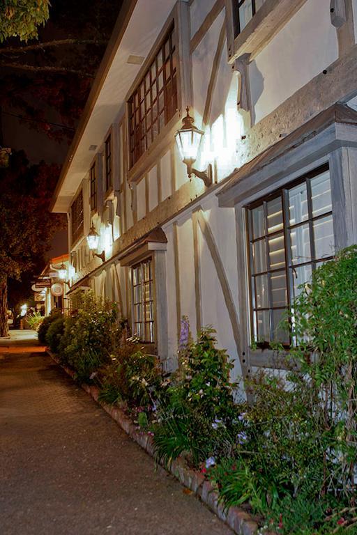 Coachman's Inn, A Four Sisters